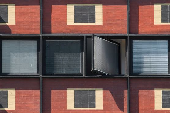 Aleksej Brkić, Sozialversicherungsgebäude, Belgrad, Fassadendetail