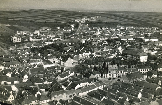 Luftaufnahme von Mattersburg um 1935
